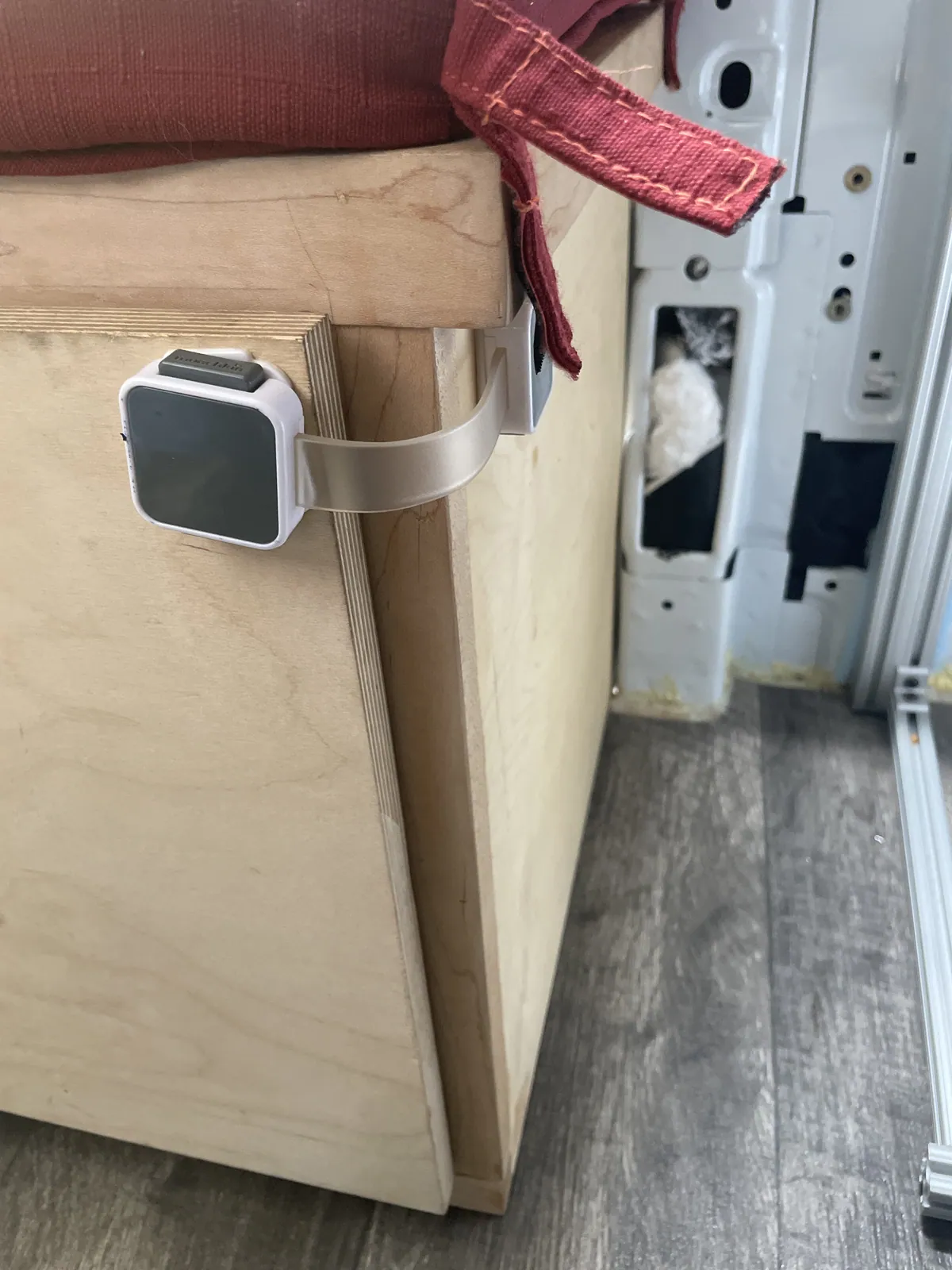 Lockable toilet door