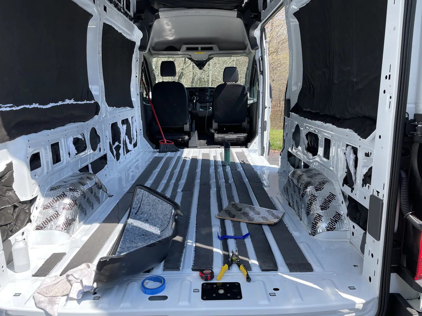 Wheel sound deadening